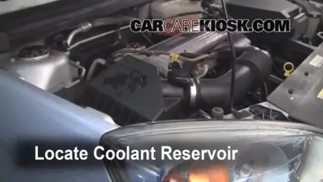 2005 Chevrolet Malibu 2.2L 4 Cyl. Antigel (Liquide de Refroidissement) Vérifiez le niveau d'antigel